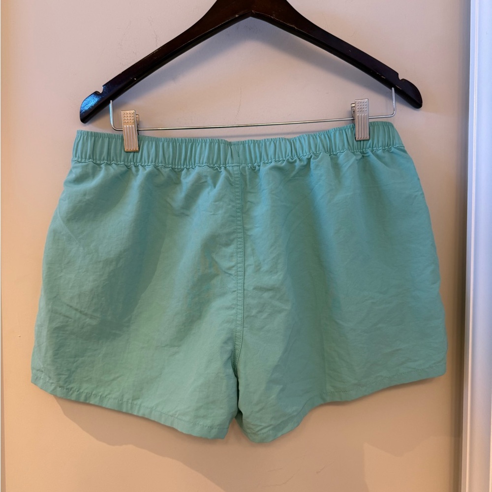 Patagonia Women’s Mint Green Athletic Shorts size large - Picture 2 of 3